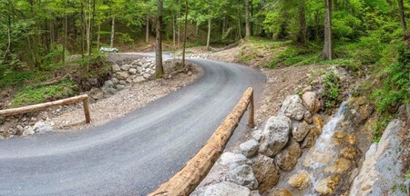 Obnovljena cesta na Polško planino